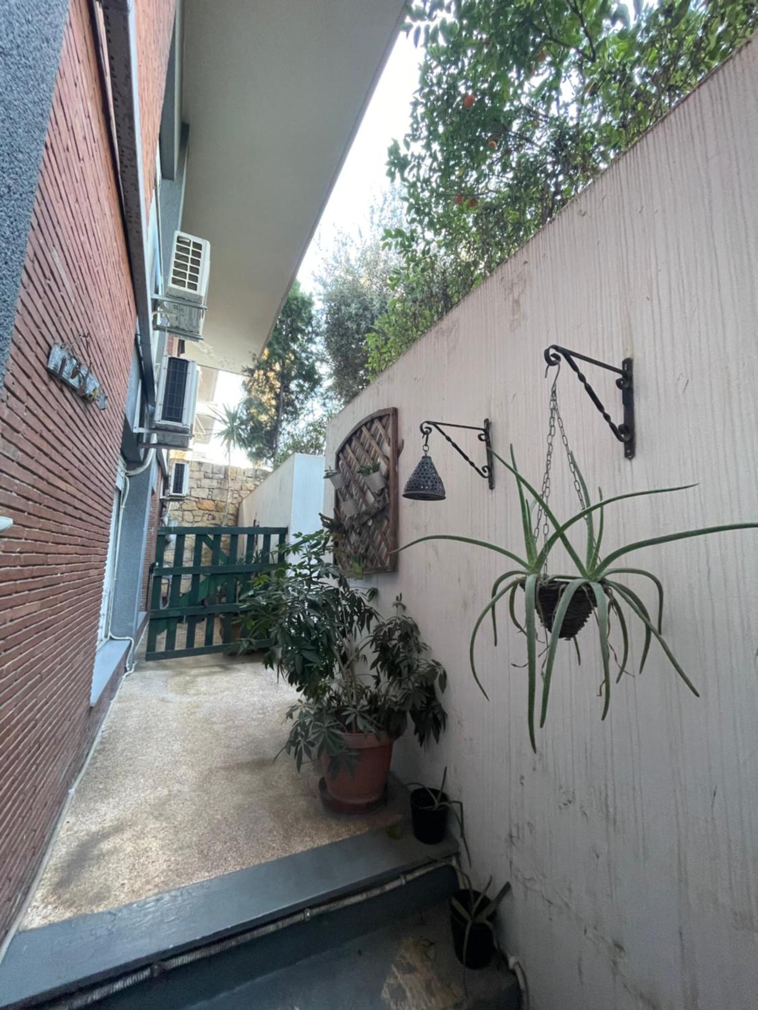 Cozy Apartment Ideally Located City Center And Megaron Moussikis Metro Station Athena Bagian luar foto