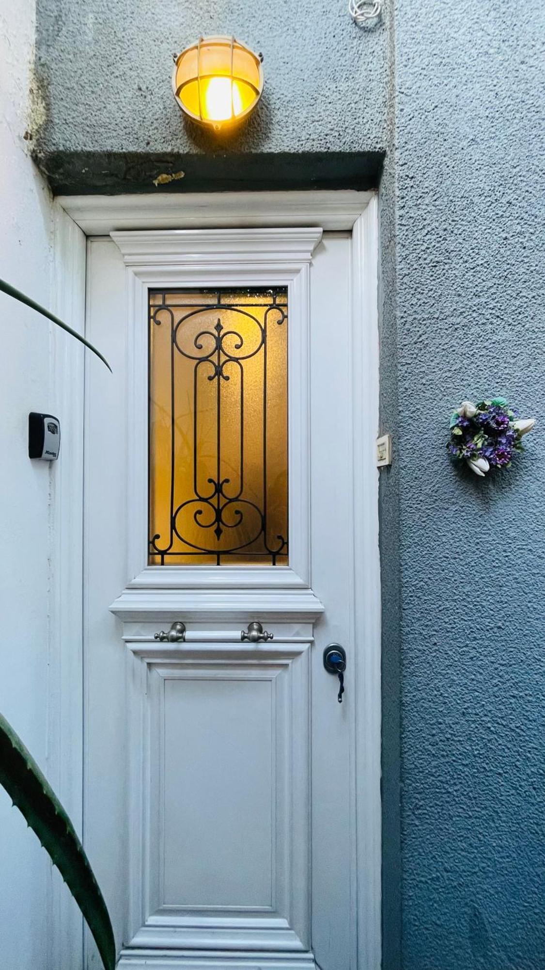 Cozy Apartment Ideally Located City Center And Megaron Moussikis Metro Station Athena Bagian luar foto