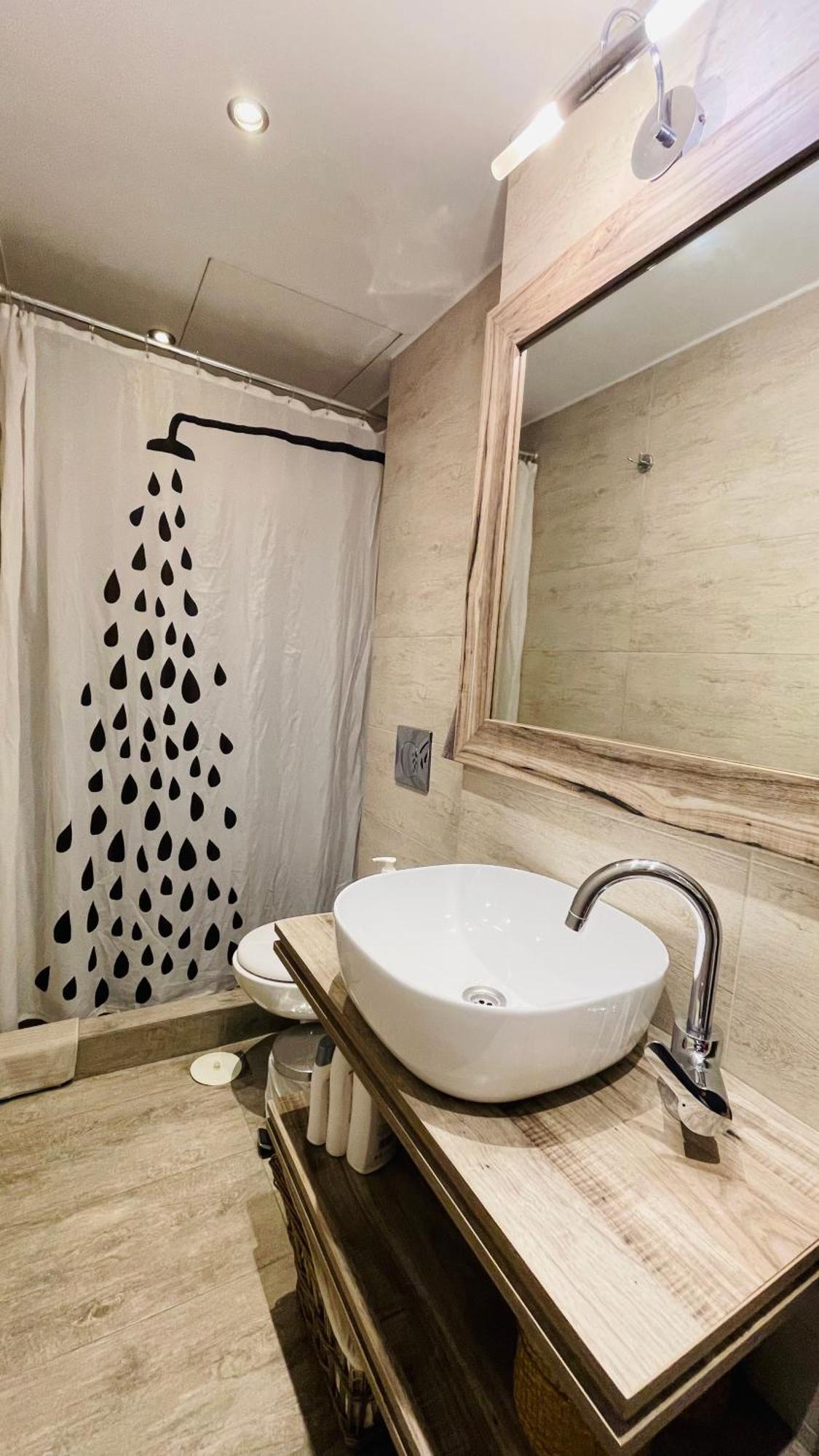 Cozy Apartment Ideally Located City Center And Megaron Moussikis Metro Station Athena Bagian luar foto