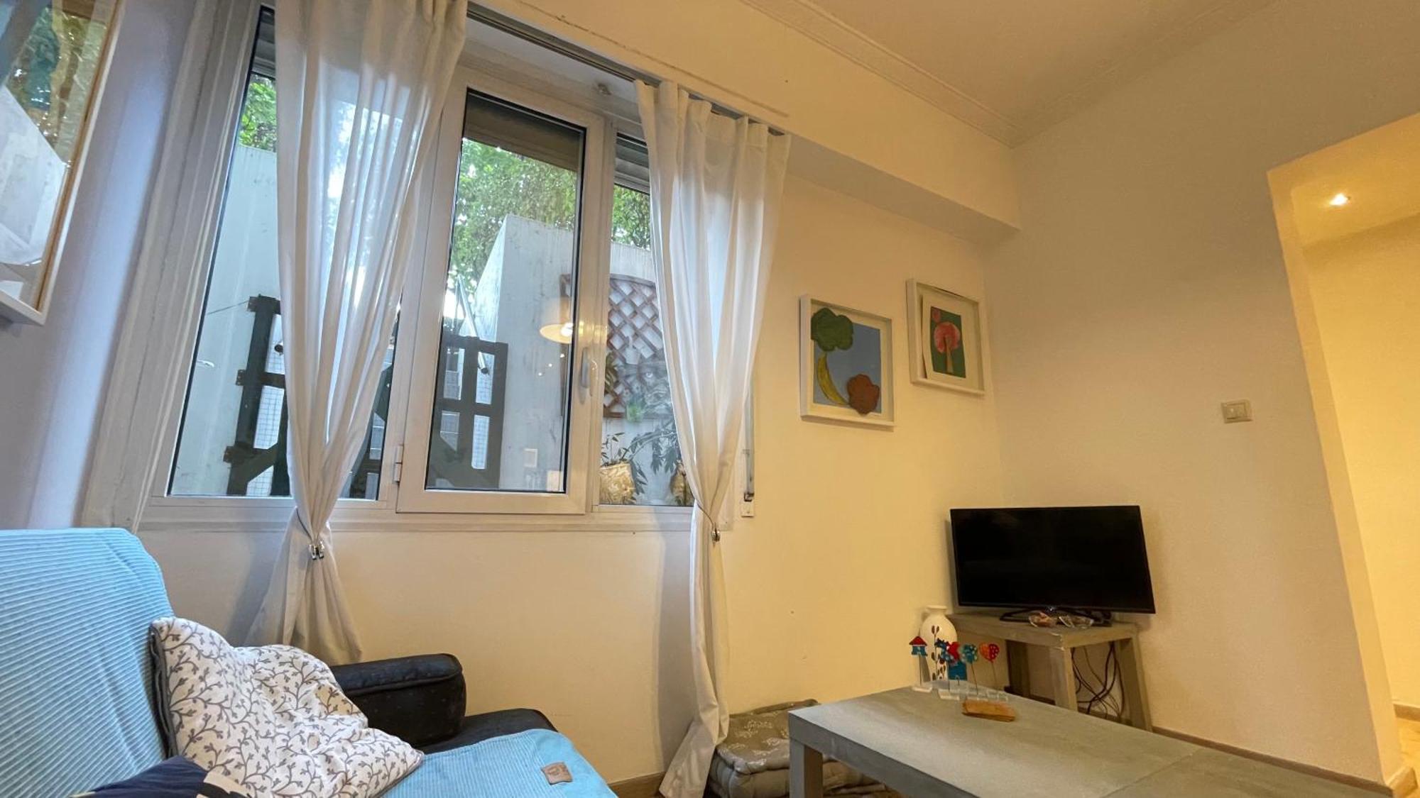Cozy Apartment Ideally Located City Center And Megaron Moussikis Metro Station Athena Bagian luar foto